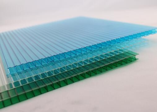 1678949121718827.jpg PC陽光板在安裝及運(yùn)輸途中如何彎曲