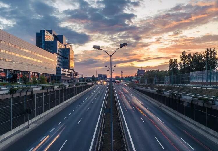 1680151758124842.jpg 城市道路汽車噪音隔音屏PC板