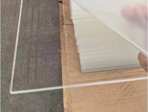 亞克力板和PC耐力板的區(qū)別是什么？