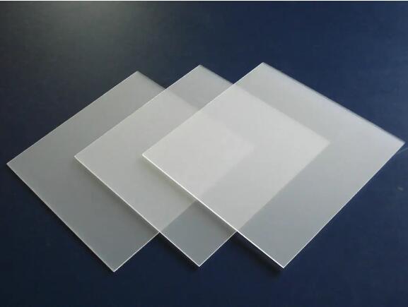 PC擴(kuò)散板和亞克力板的區(qū)別有哪些？